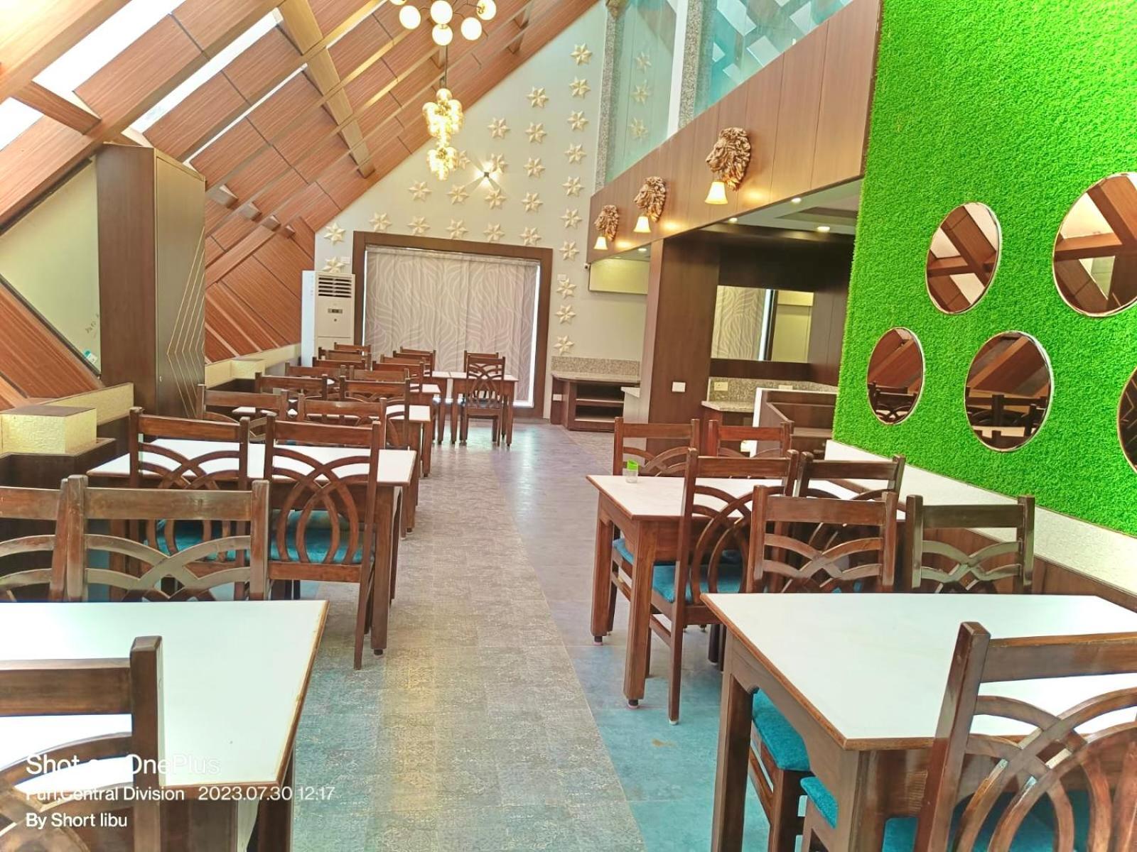 Hotel Kuber Palace: Beachfront Comfort with Temple Proximity Puri Exterior photo