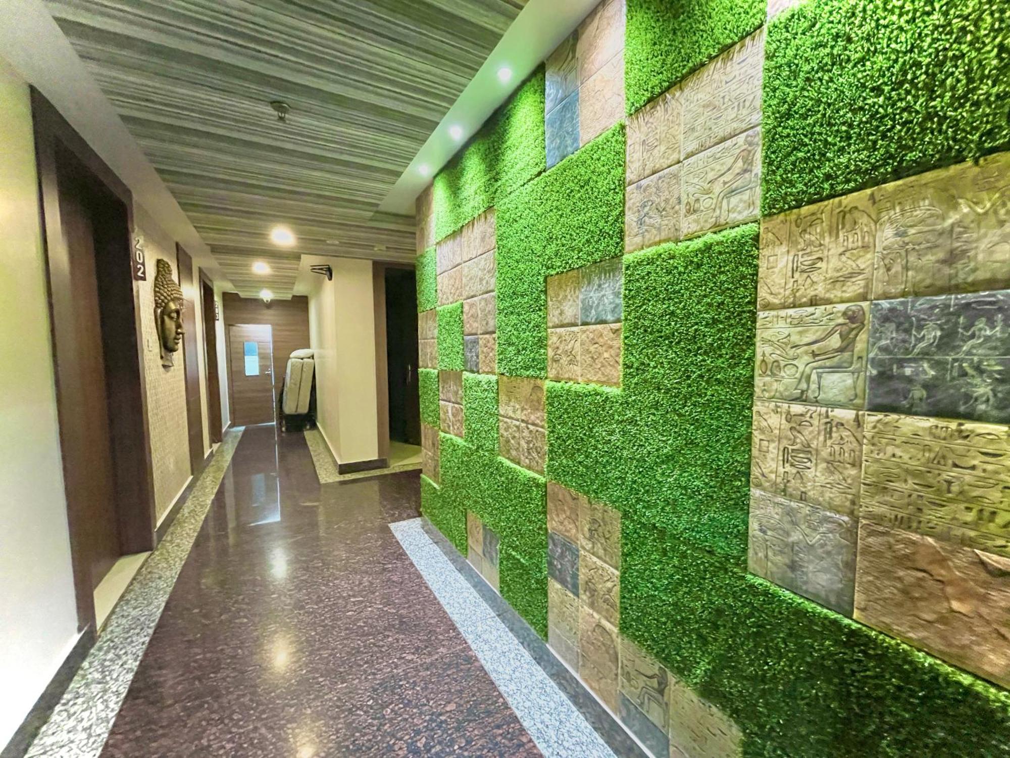 Hotel Kuber Palace: Beachfront Comfort with Temple Proximity Puri Exterior photo